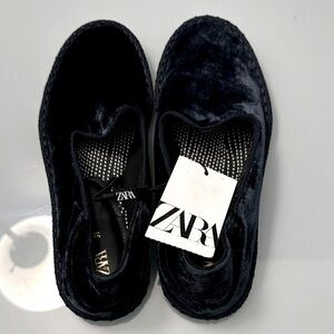 NWT Zara Blue Velvet Flats